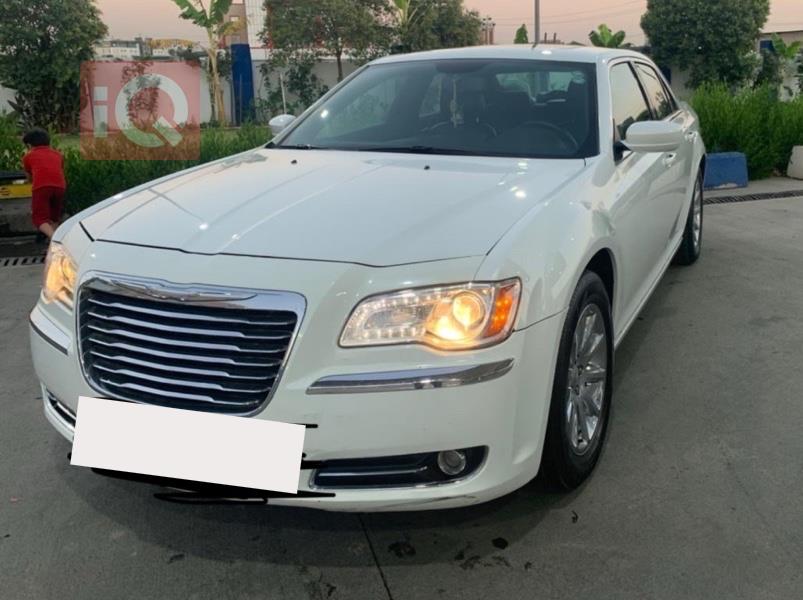 کرایسلەر 300